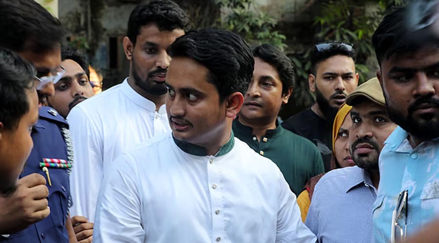 বগুড়ায় এনসিপি নেতা  সারজিস আলমের সভাস্থলে ককটেল হামলা