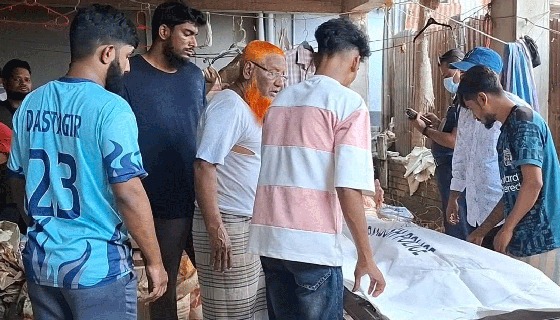ফটিকছড়িতে শিশুর মরদেহ ও গৃহবধূর ঝুলন্ত লাশ উদ্ধার