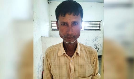 ফুলবাড়িয়ায় মাদকসহ ব্যবসায়ি আটক