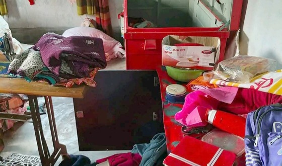 কৃষকের বাড়িতে ডাকাতি: ছাগল, চাল-ডাল, কাপড়-চোপর লুট