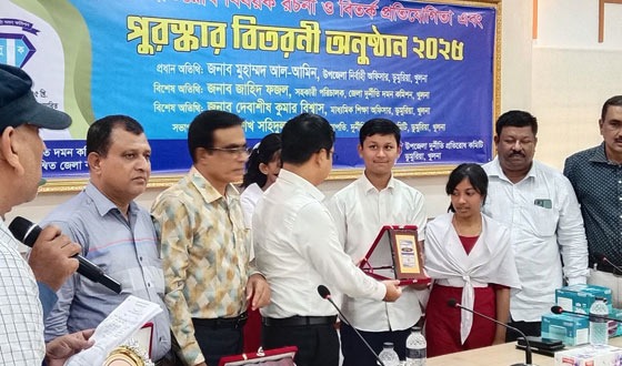 ডুমুরিয়ায় শিক্ষার্থীদের উদ্বুদ্ধ করতে রচনা ও বিতর্ক প্রতিযোগিতা