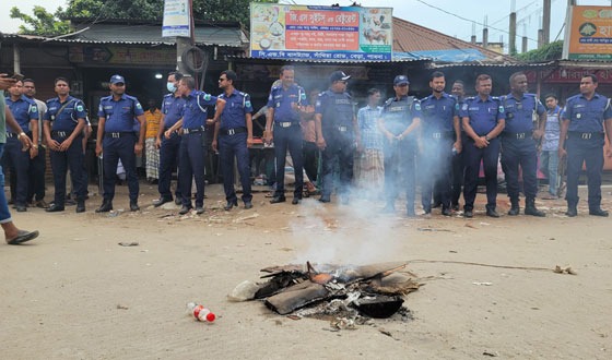 পাবনা-১ আসনের সীমানা পুনর্বহালের দাবিতে অবরোধ