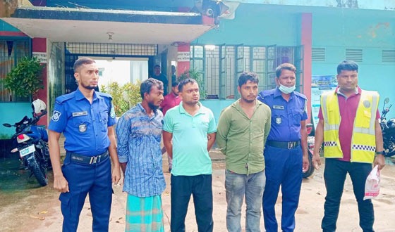 চিরিরবন্দরে ক্লুলেস মামলার রহস্য উদঘাটন, আটক ৩