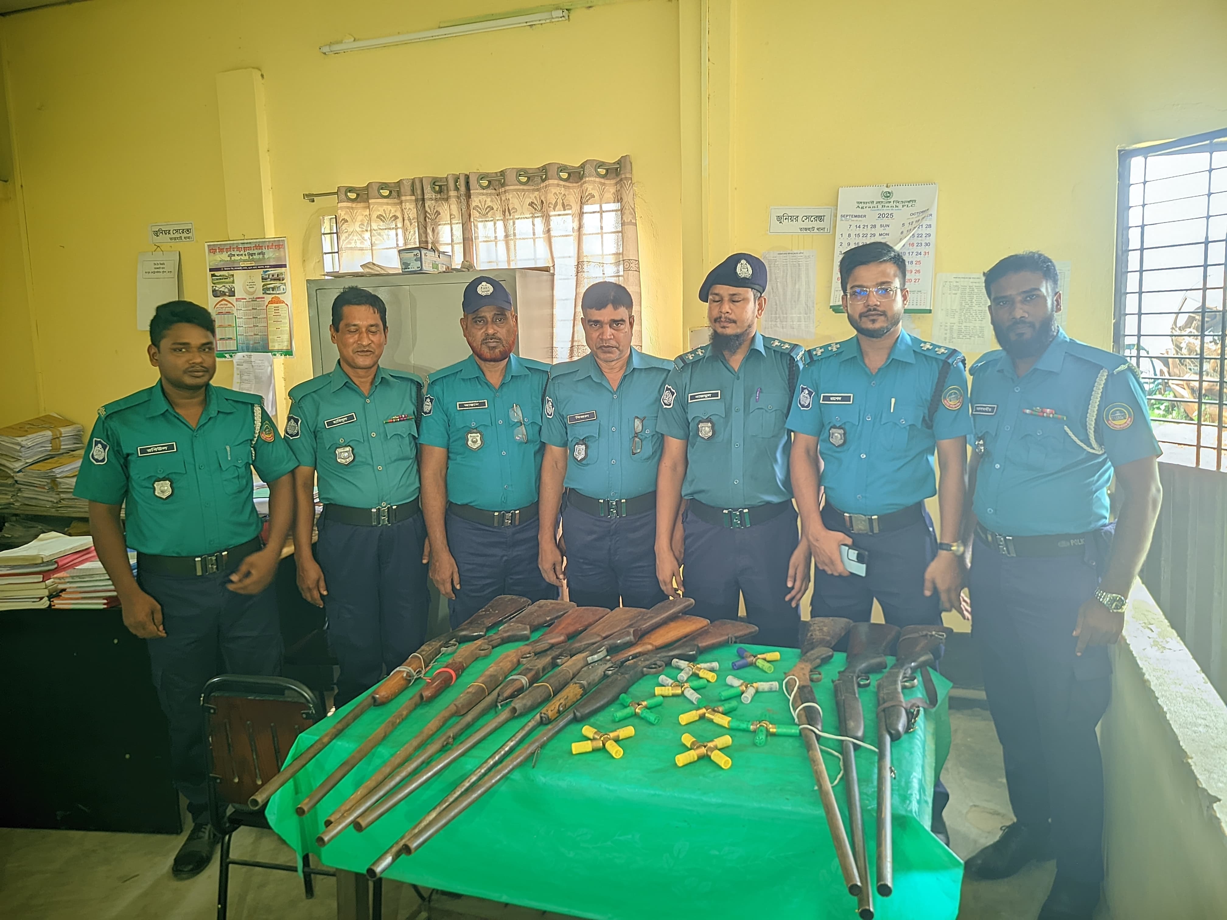 রংপুরে বিপুল পরিমানে অবৈধ অস্ত্র ও গুলি উদ্ধার