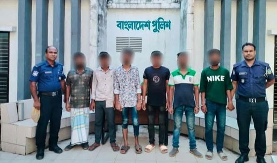 ভালুকায় ৬ ডাকাত গ্রেফতার