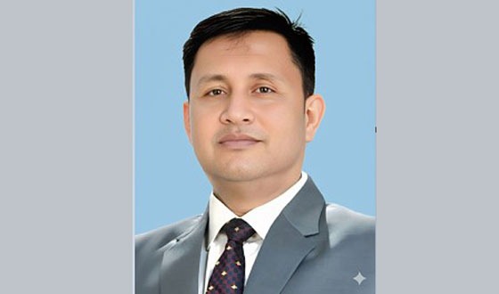 জুমার নামাজ শেষে মুসল্লিদের সঙ্গে আলহাজ্ব আশরাফ উদ্দিনের কুশল বিনিময় ও গণসংযোগ