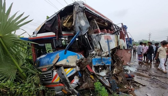 ভালুকায় দুই বাসের মুখোমুখি সংঘর্ষে নিহত ২