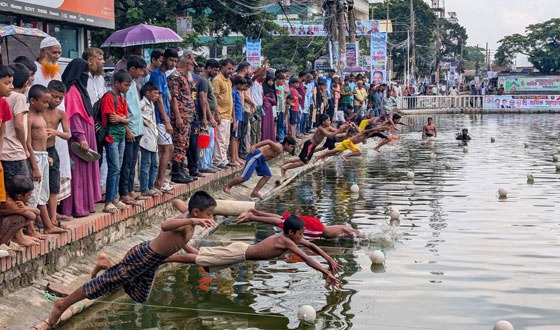 চাঁদপুরে জেলা প্রশাসক কাপ সাঁতার প্রতিযোগিতা সম্পন্ন