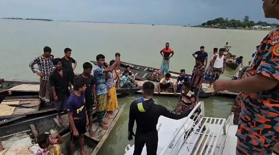 নেত্রকোনায় বিয়েবাড়ির স্পিডবোটডুবি: তিন শিশুর লাশ উদ্ধার, নিখোঁজ এক তরুণী