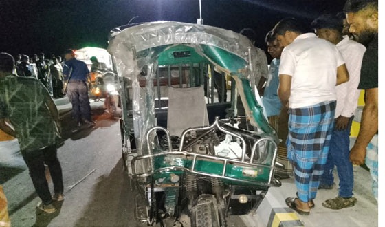 সড়ক দূর্ঘটনা বাড়ছে মওলানা ভাসানী সেতুতে