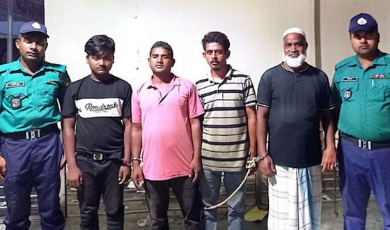 চট্টগ্রামে নিষিদ্ধ সংগঠন ছাত্রলীগের ঝটিকা মিছিল, আটক ৪