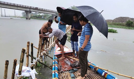 চাটমোহরে আবারো অবৈধ সোঁতিবাঁধ অপসারণ করলেন ইউএনও