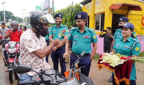 সিলেটে নিরাপদ সড়ক গড়তে পুলিশ কমিশনারের ব্যতিক্রমী উদ্যোগ