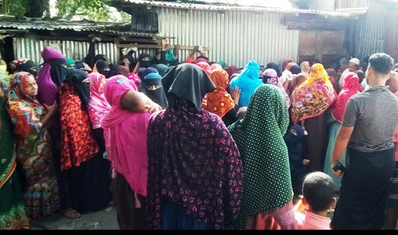 ওএমএস আটার জন্য লাইনে দাঁড়িয়েও খালি হাতে ফিরলেন দুই শতাধিক নারী-পুরুষ