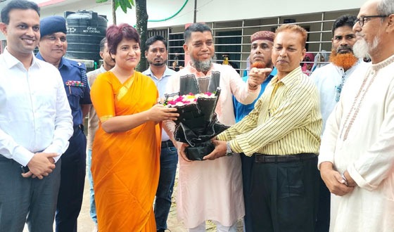 গজারিয়ায় সচেতনতামূলক সভা ও বাইসাইকেল  বিতরণ
