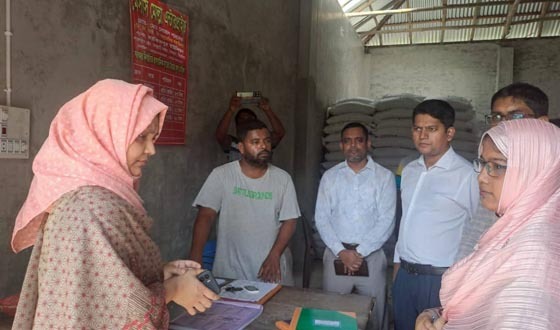 শৈলকুপায় ৪টি সার ডিলারকে জরিমানা করেছে ভোক্তা অধিকার