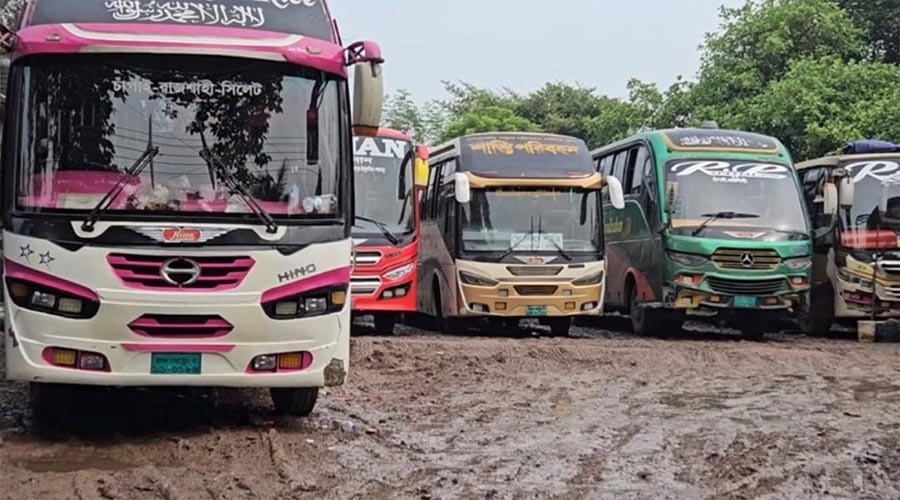 চাঁপাই-রাজশাহী-নাটোর রুটে ফের দূরপাল্লার বাস চলাচল বন্ধ