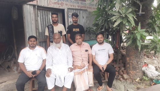 বালুয়াকান্দি সিএনজি ও  অটোরিক্সা স্ট্যান্ডের মেরামতের দায়িত্ব নিলেন ছাত্রদল ও যুবদলের নেতারা