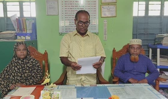 রহমতপুর মাধ্যমিক বিদ্যালয়ের মাঠ দখলচেষ্টার অভিযোগে প্রধান শিক্ষকের সংবাদ সম্মেলন