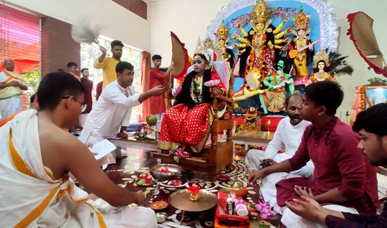 ময়মনসিংহে মহাঅষ্টমীতে কুমারি পূজা