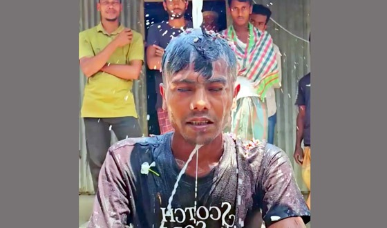 পরকীয়ার অভিযোগে স্ত্রীর সঙ্গে সম্পর্কচ্ছেদ, দুধ দিয়ে গোসল যুবকের