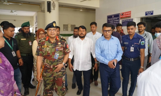 হামের চিকিৎসা ব্যবস্থা দেখতে রাজশাহী মেডিকেলে ডিসি ও রাসিক প্রশাসক