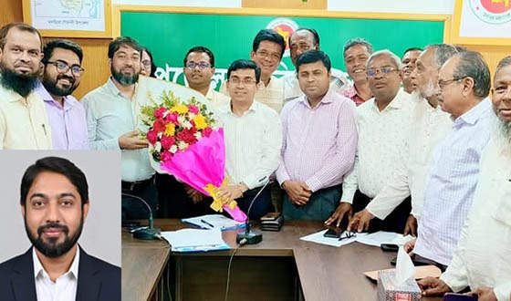 পদন্নোতি পাওয়া নির্বাহী প্রকৌশলীকে ফুলেল শুভেচ্ছা