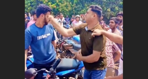 মুন্ডুমালা শাহিন ফিলিং স্টেশনে বাইক চালকদের ওপর হামলা
