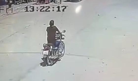 পোরশায় স্কুলের সামনে থেকে মোটরসাইকেল চুরি