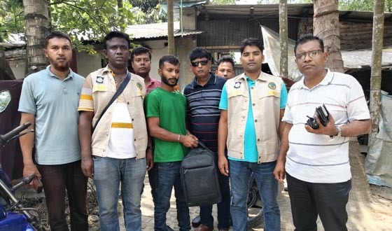 বাবুগঞ্জে গাঁজাসহ মাদক কারবারি গ্রেপ্তার