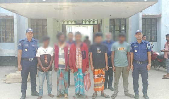আটোয়ারী মাদক বিরোধী অভিযানে আটক ৫
