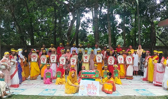 উৎসবে আমতলায় নতুন বছরকে বরণ: ধুলিহর-ব্রহ্মরাজপুর গার্লস স্কুলে প্রাণের মেলা