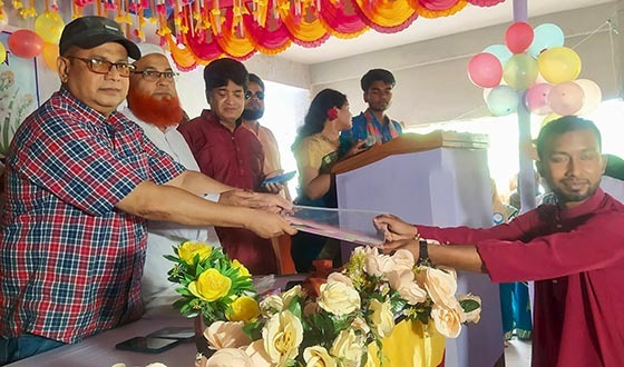 বাংলাহিলি পাইলট স্কুলে এসএসসি পরীক্ষার্থীদের বিদায় অনুষ্ঠান