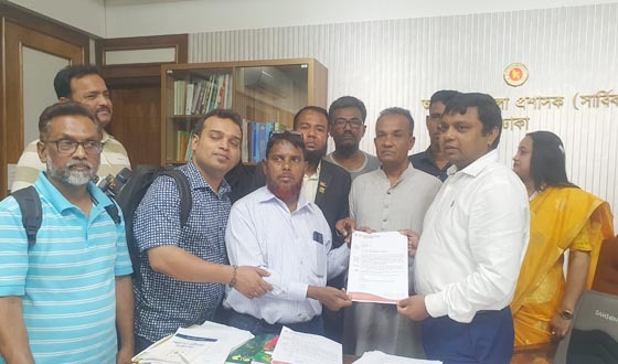 জাতীয় গণমাধ্যম সপ্তাহের রাষ্ট্রীয় স্বীকৃতির দাবিতে দেশব্যাপী প্রধানমন্ত্রীর বরাবরে স্মারকলিপি প্রদান