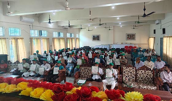 আমরা কৃষক আমাদের ন্যায্য অধিকার নিয়ে বাঁচতে চাই