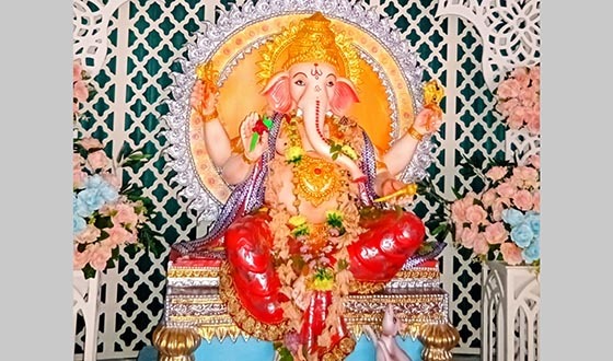 চাঁদপুর বারোয়ারি মন্ডপে সনাতনী ব্যবসায়ীদের শ্রী গনেশ পূজা উদযাপন