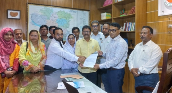 রাজশাহীতে চিকিৎসকদের অতিরিক্ত ফি নিয়ন্ত্রণসহ ৬ দফা দাবি