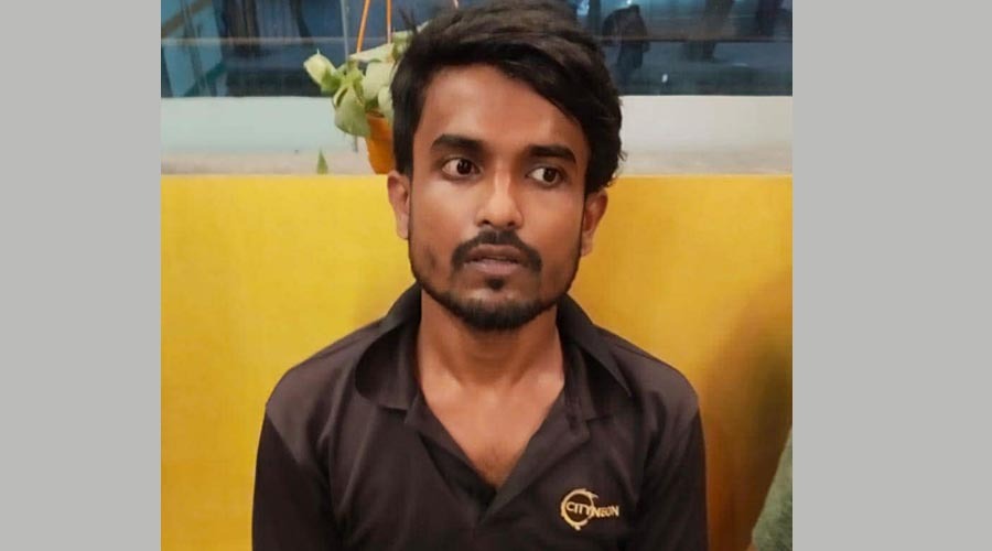 ফেসবুকে মেয়ে সেজে ফাঁদ, ‘সিরিয়াল রেপিস্ট’ রাব্বি গ্রেপ্তার