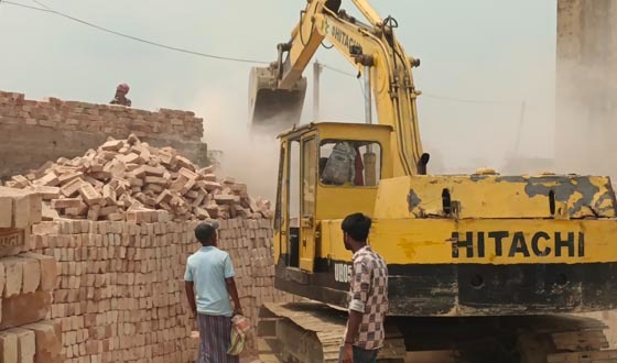 ৩ ইট ভাটার মালিকের নিকট থেকে জরিমানা আদায়