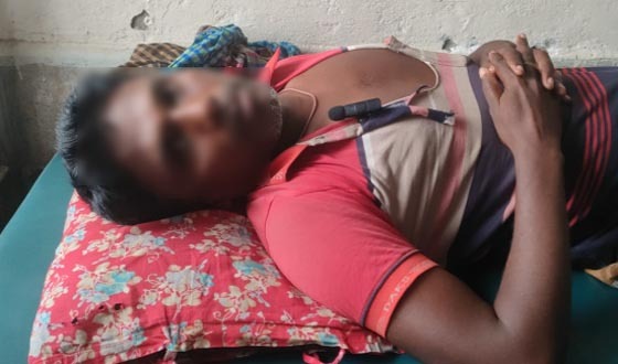 আশাশুনিতে চাঁদা না পেয়ে ব্যবসায়ীকে পিটিয়ে জখম