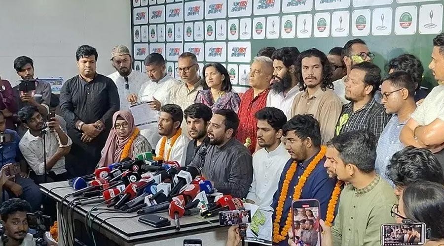 তেল নিয়ে ‘নাটক’ করেছে সরকার, সিন্ডিকেটের প্রভাবের অভিযোগ নাহিদের