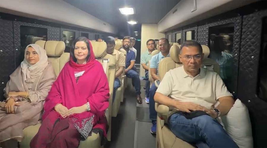প্রথম জেলা সফরে বগুড়ার পথে প্রধানমন্ত্রী তারেক রহমান