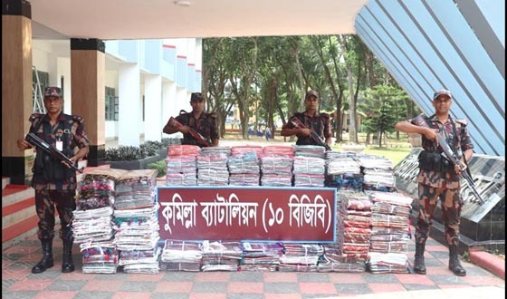 কুমিল্লায় ৭২ লাখ টাকার ভারতীয় শাড়ি জব্দ