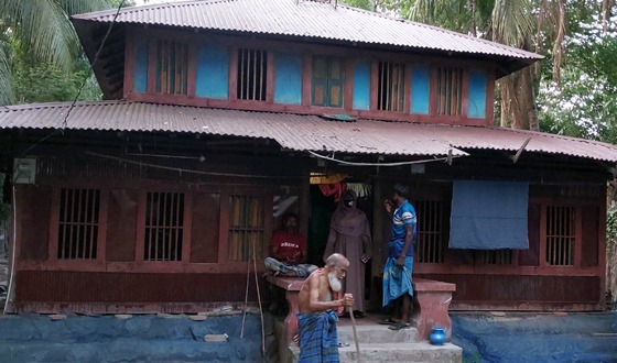 স্বর্ণালংকার টাকাসহ ১০ম শ্রেনীর শিক্ষার্থীকে অপহরণের অভিযোগ