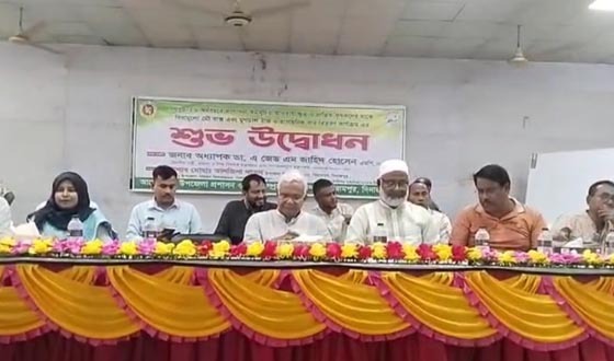 সরকার কৃষকের সামগ্রিক ভাগ্য উন্নয়নের কাজ করে যাচ্ছে