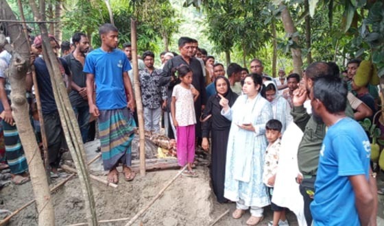 বরিশালে আবাসনের ১০টি ঘর পুড়ে ছাই