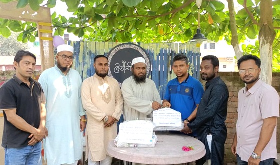 ত্রিশালে শিক্ষা উপকরণ বিতরণ