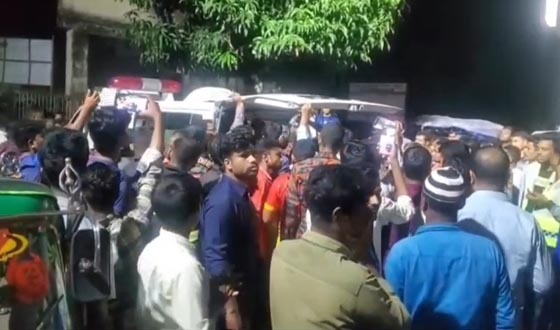 কুড়িগ্রামে ট্রাক-মাইক্রোবাস সংঘর্ষে শিশুসহ নিহত ৩, আহত ১১
