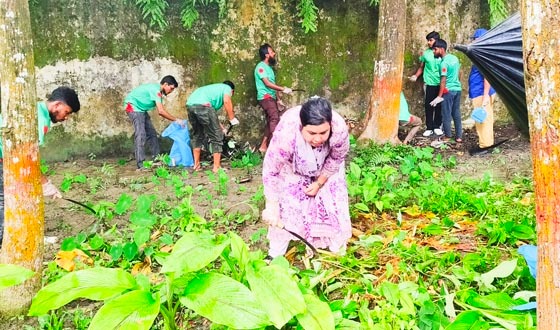 বাবুগঞ্জ ইউএনও কার্যালয় চত্বর পরিচ্ছন্নতা অভিযান