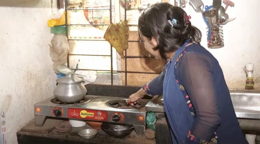 গ্যাস সংকট কাটছে না, চুলা থেকে শিল্পকারখানা সর্বত্র ভোগান্তি